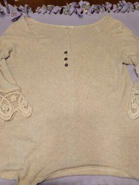 Womens 1XL 3/4 sleeve shirt